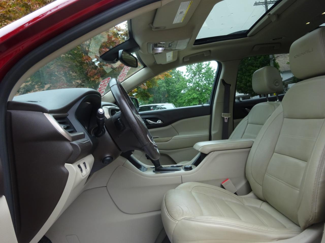 GMC Acadia AWD 4dr Denali 2017