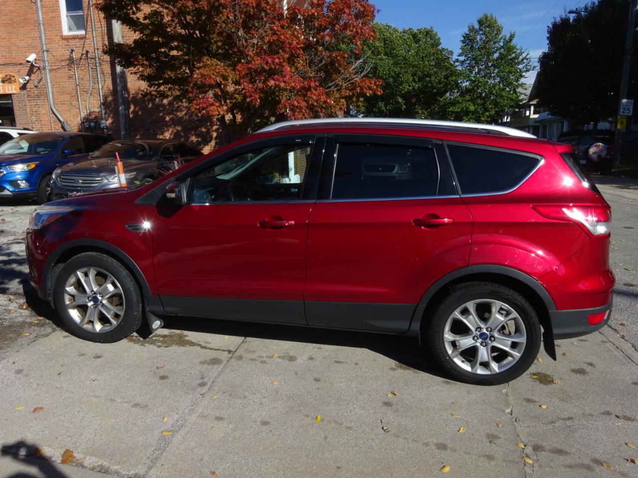 Ford Escape 4WD 4dr Titanium 2016