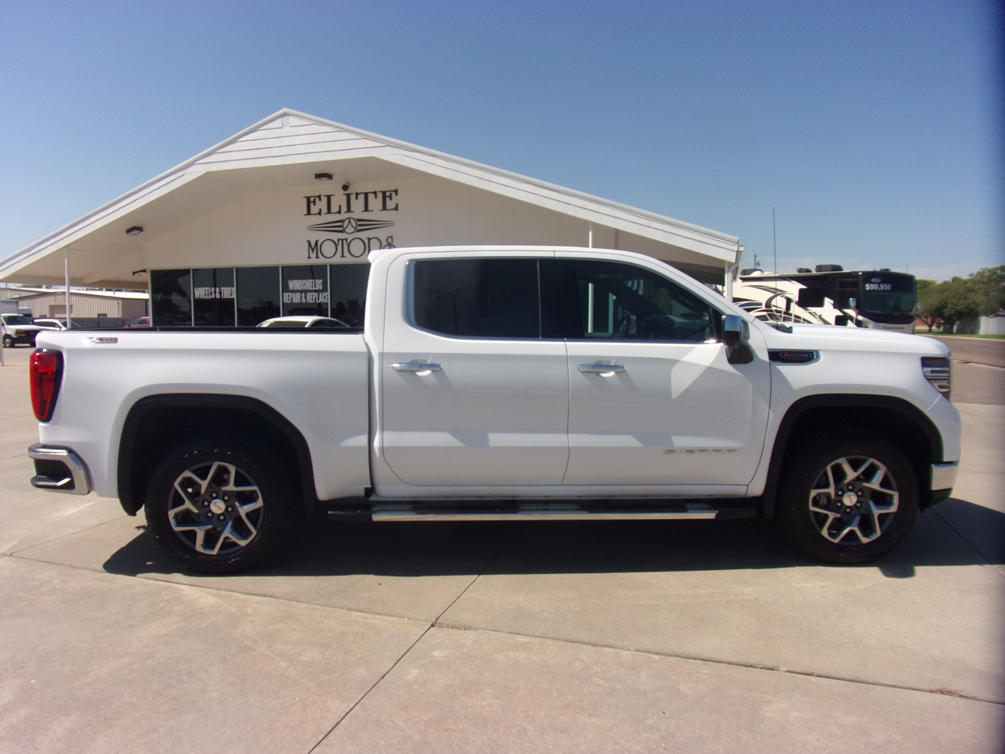 GMC Sierra 1500 SLT Crew Cab 4WD 2023 GMC Sierra 1500 SLT Crew Cab 4WD 2023