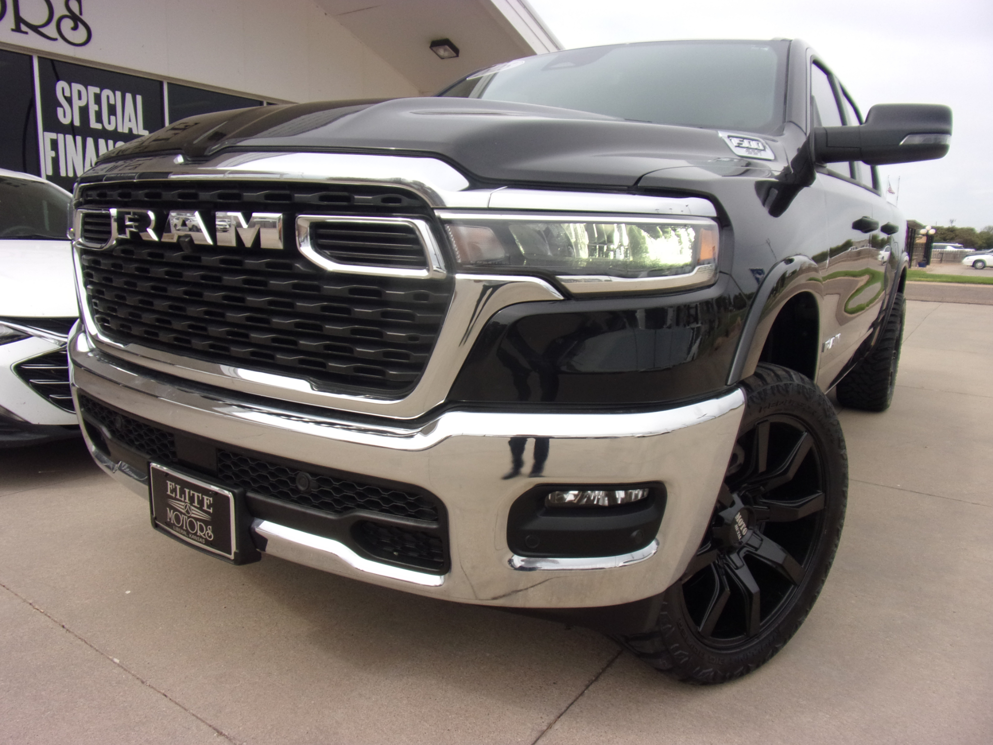 RAM 1500 Big Horn Crew Cab 4WD 2025 RAM 1500 Big Horn Crew Cab 4WD 2025