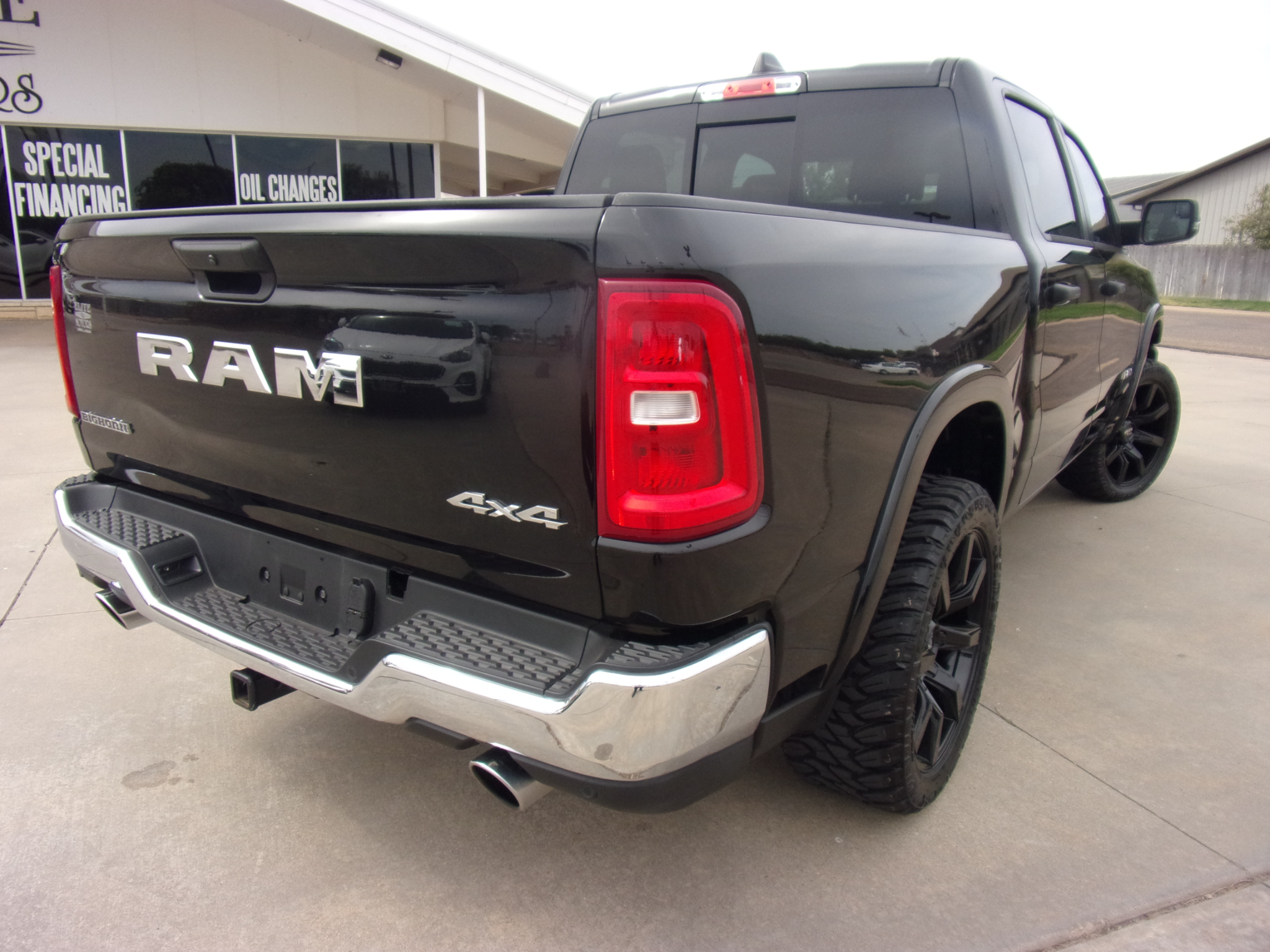 RAM 1500 Big Horn Crew Cab 4WD 2025 RAM 1500 Big Horn Crew Cab 4WD 2025