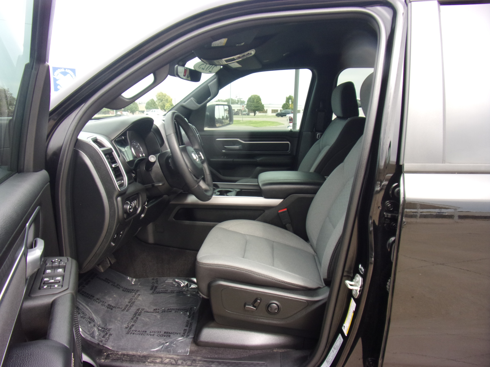 RAM 1500 Big Horn Crew Cab 4WD 2025 RAM 1500 Big Horn Crew Cab 4WD 2025