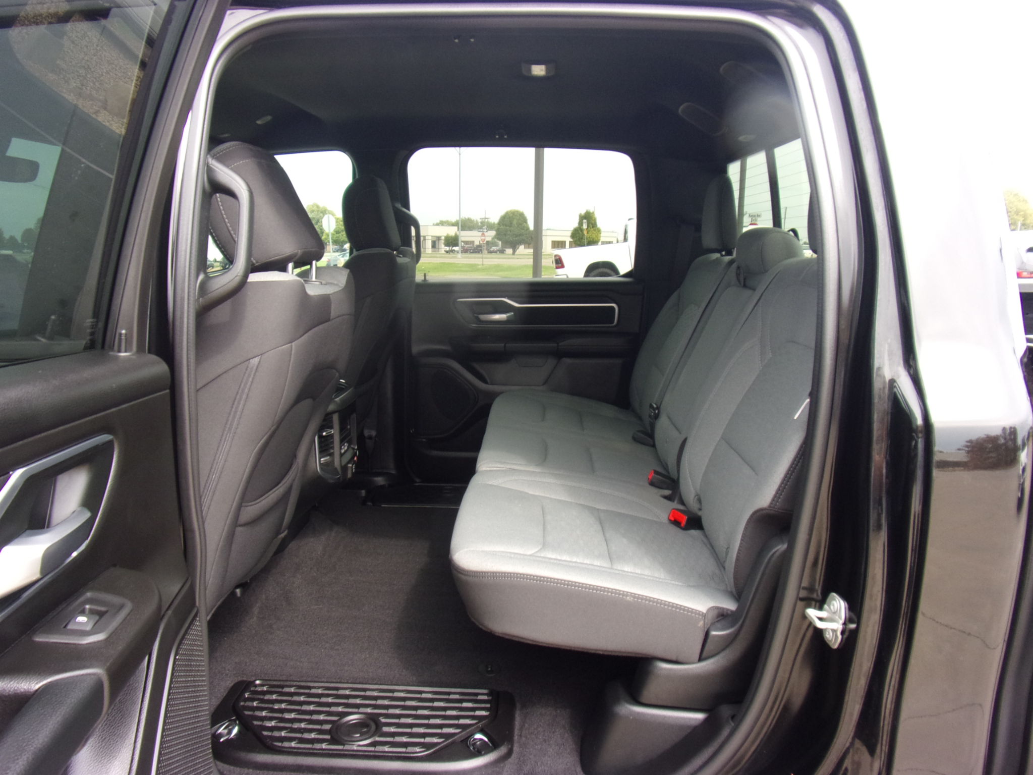 RAM 1500 Big Horn Crew Cab 4WD 2025 RAM 1500 Big Horn Crew Cab 4WD 2025