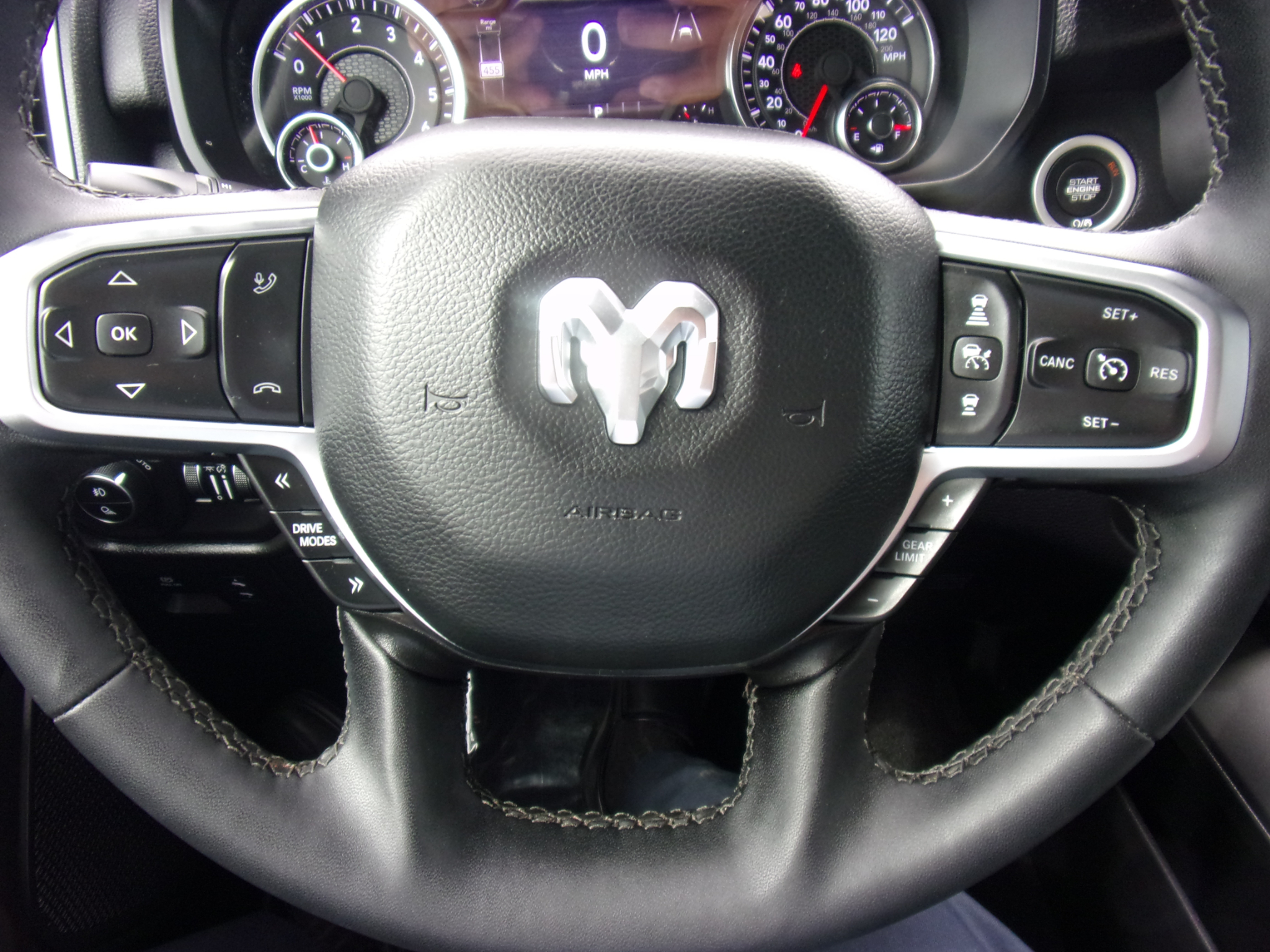 RAM 1500 Big Horn Crew Cab 4WD 2025 RAM 1500 Big Horn Crew Cab 4WD 2025