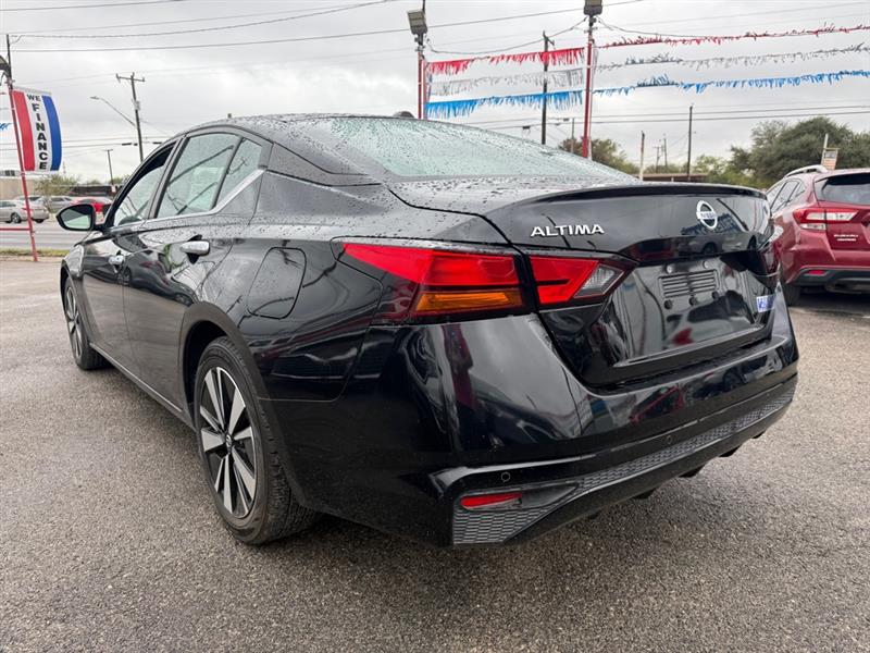 Nissan Altima 2.5 SV 2022