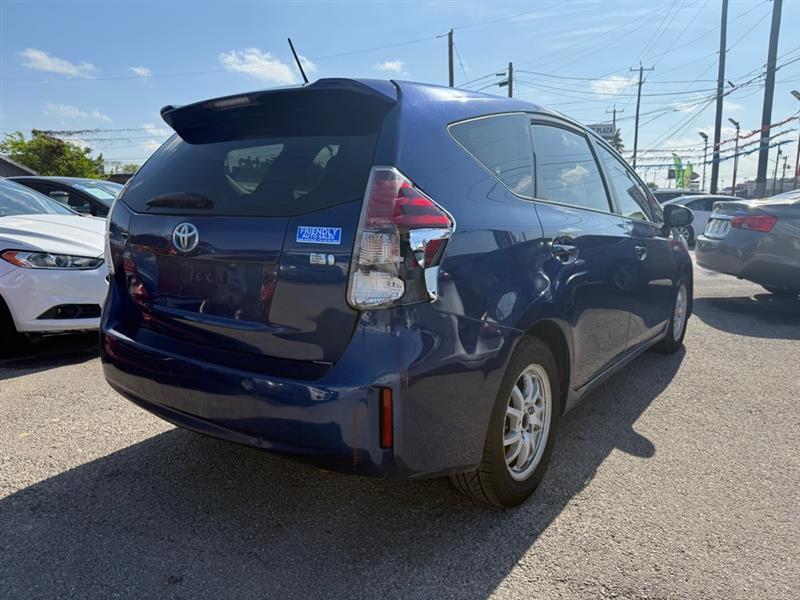 Toyota Prius V Two 2017