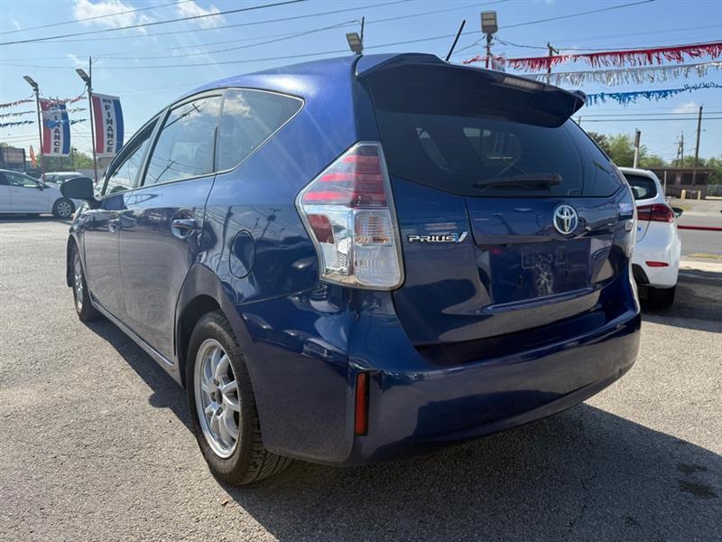 Toyota Prius V Two 2017