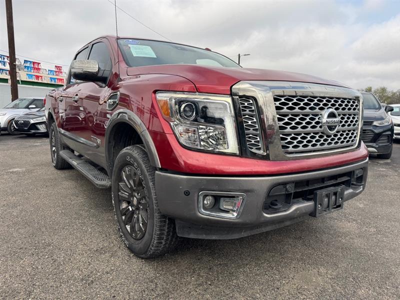 Nissan Titan SV Crew Cab 4WD 2017