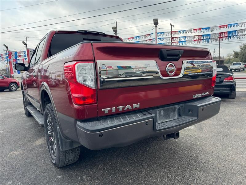 Nissan Titan SV Crew Cab 4WD 2017