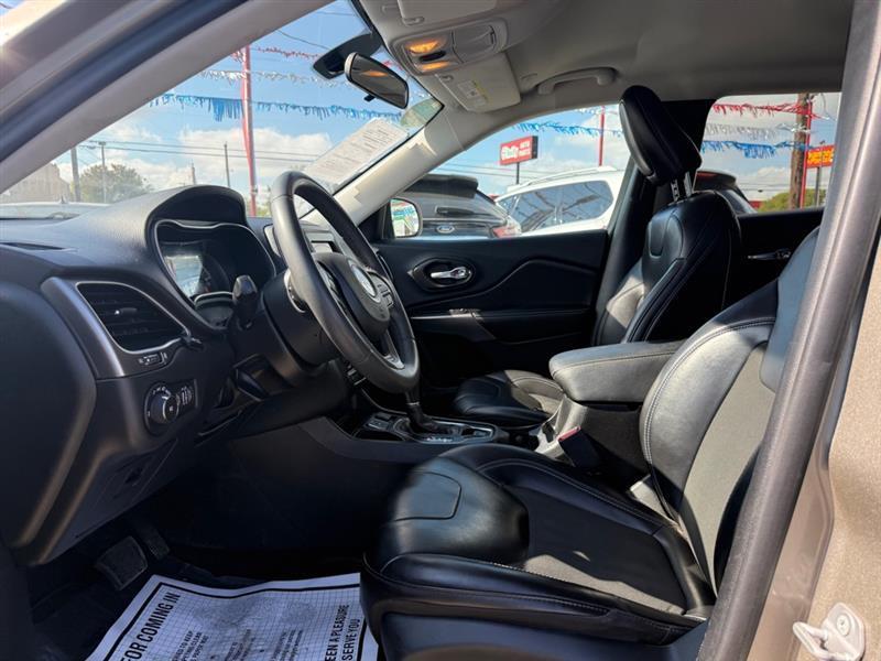 Jeep Cherokee Latitude Plus FWD 2020
