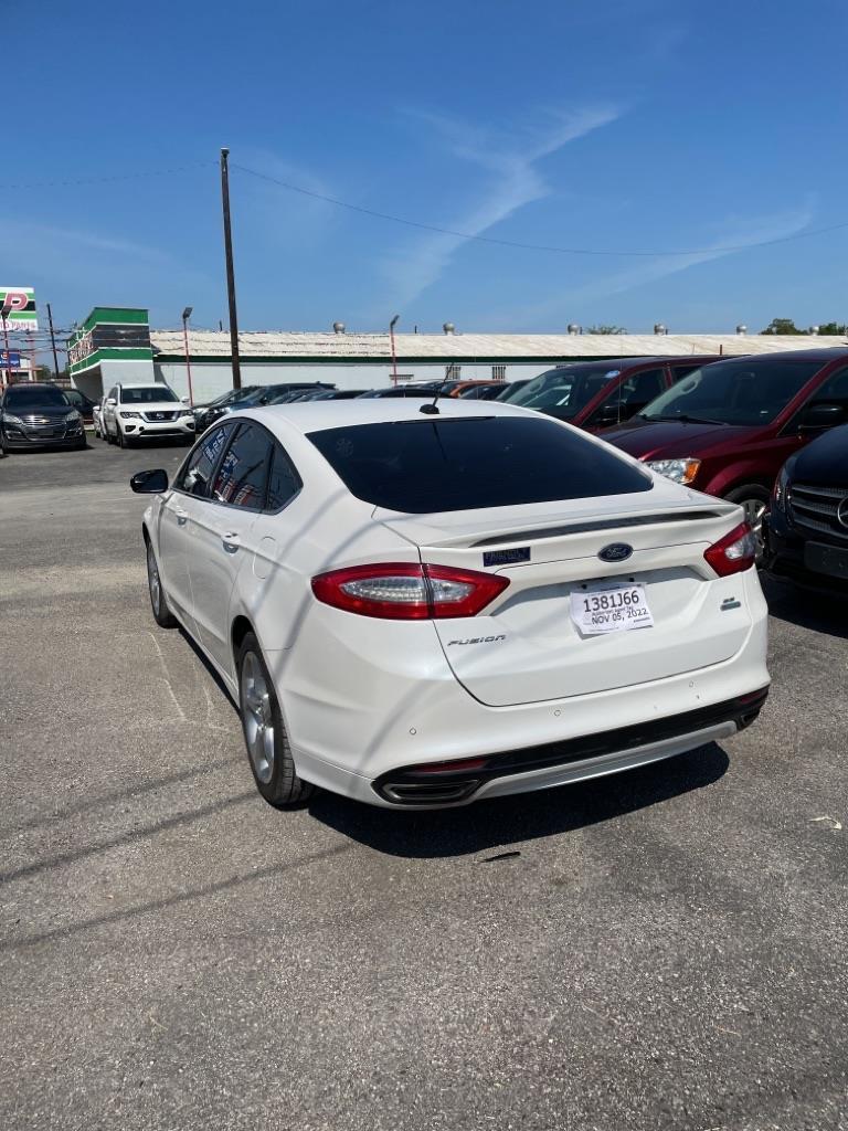 Ford Fusion SE 2016