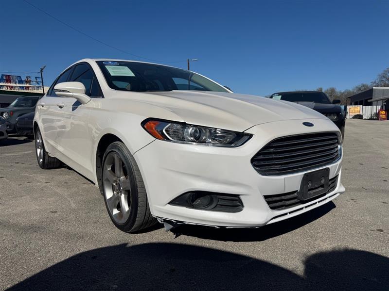 Ford Fusion SE 2016