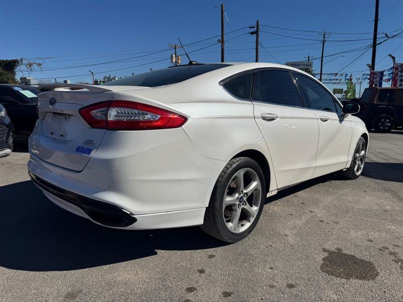 Ford Fusion SE 2016