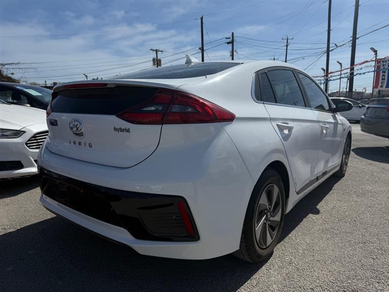 Hyundai Ioniq Hybrid Blue 2017