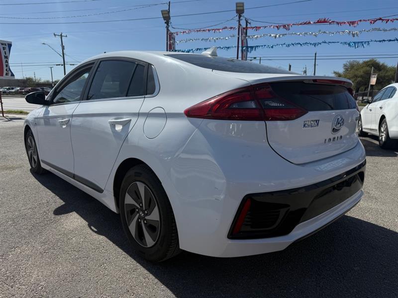 Hyundai Ioniq Hybrid Blue 2017