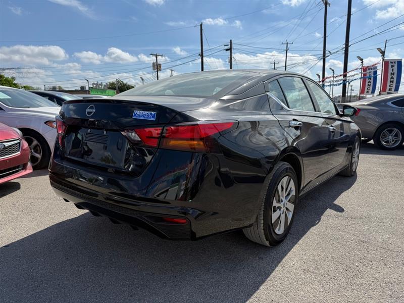 Nissan Altima 2.5 S 2024