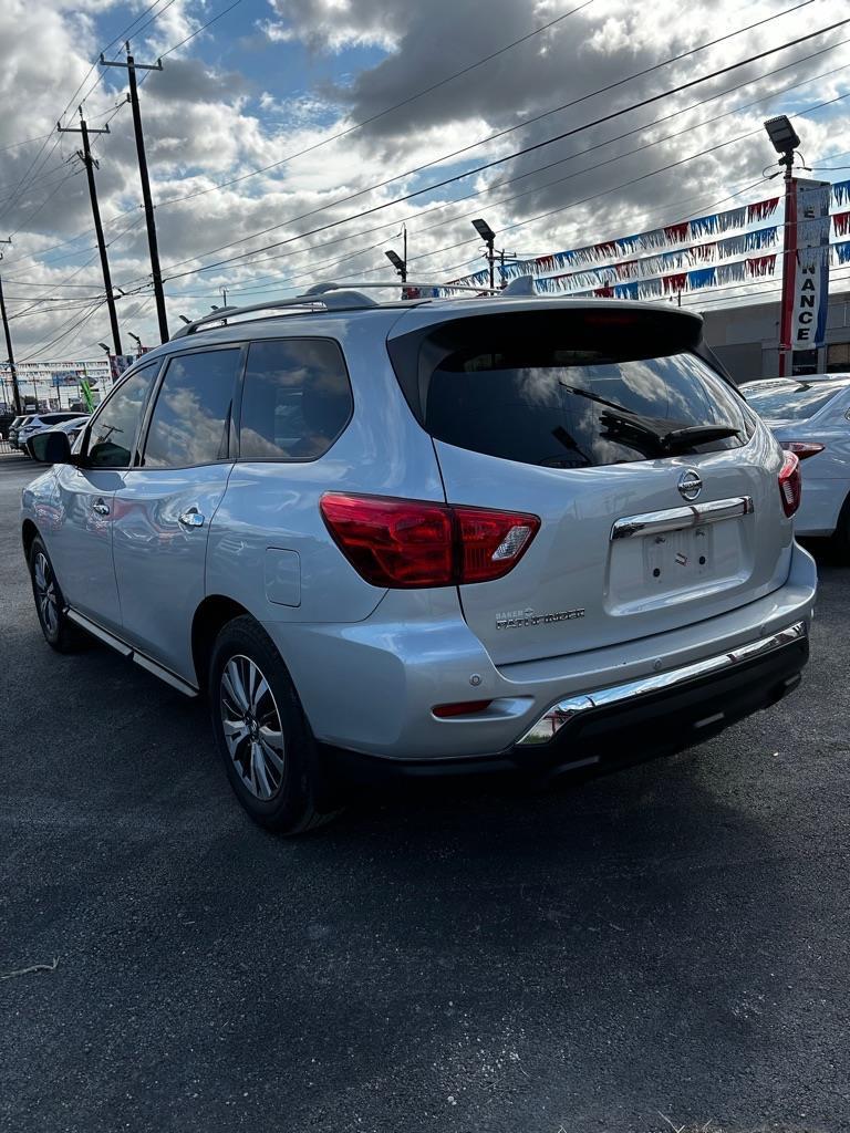 Nissan Pathfinder S 2020