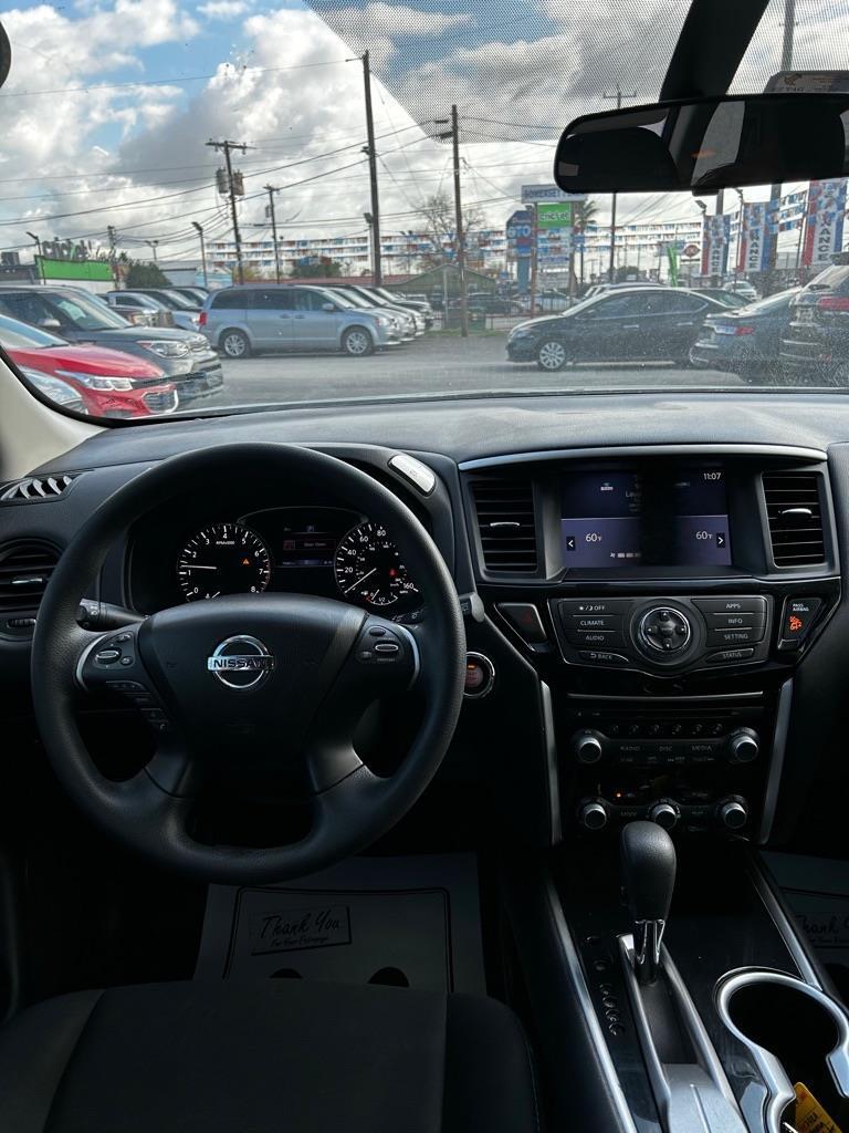 Nissan Pathfinder S 2020