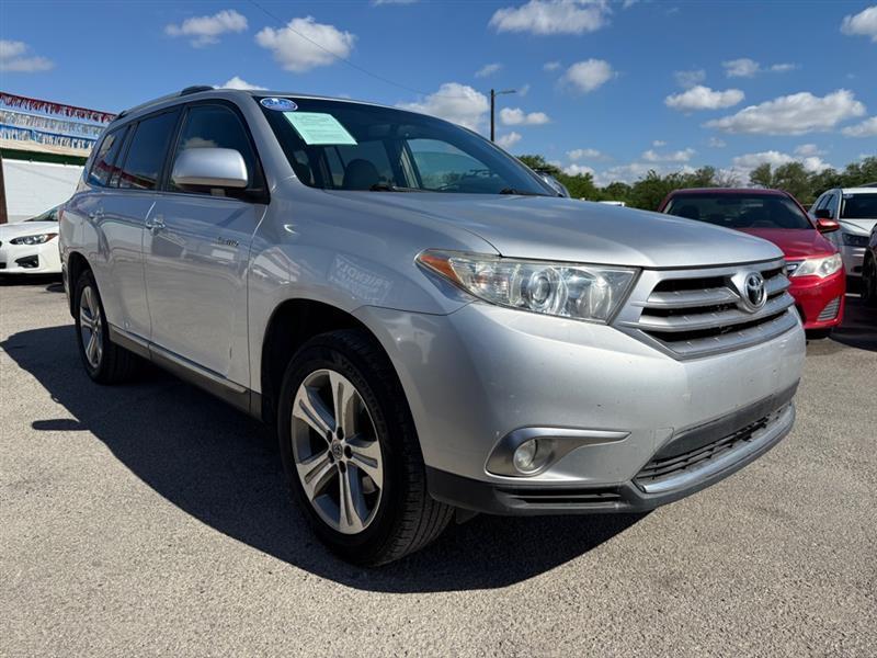 Toyota Highlander Limited 2WD 2011