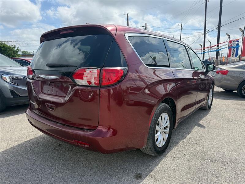 Chrysler Pacifica Touring 2017