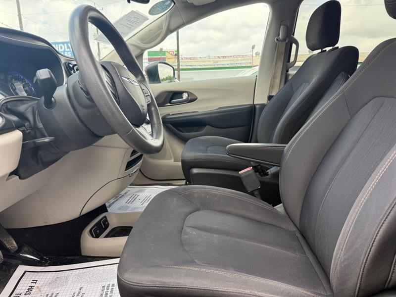 Chrysler Pacifica Touring 2017