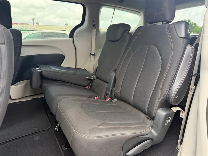 Chrysler Pacifica Touring 2017