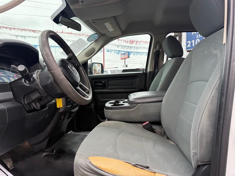 RAM 1500 Tradesman Quad Cab 2WD 2016