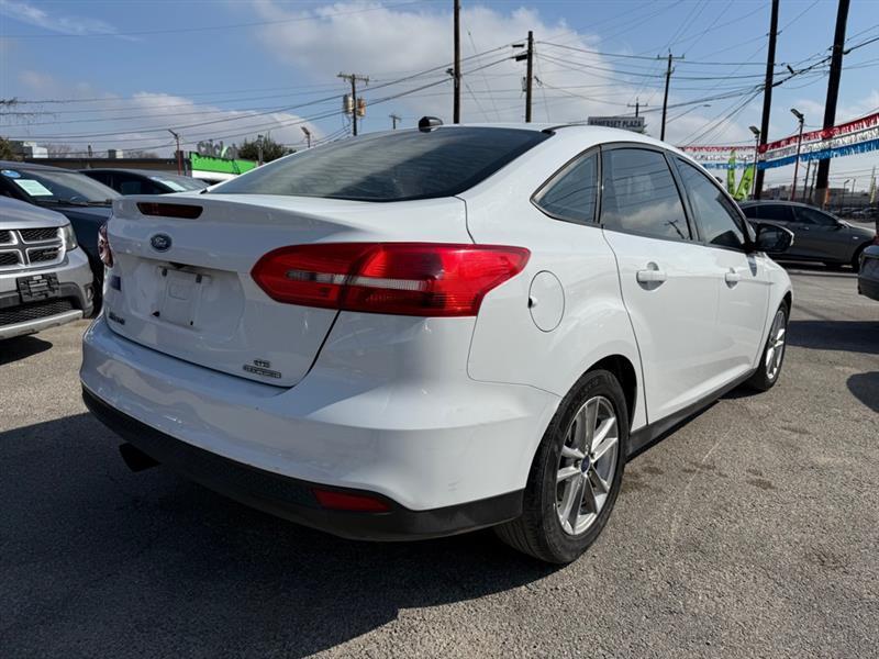 Ford Focus SE Sedan 2015