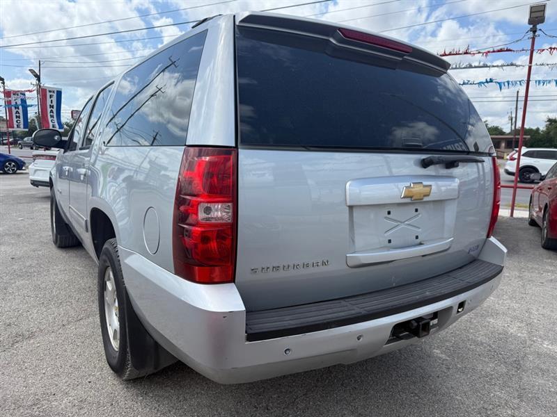 Chevrolet Suburban LT 1500 2WD 2013