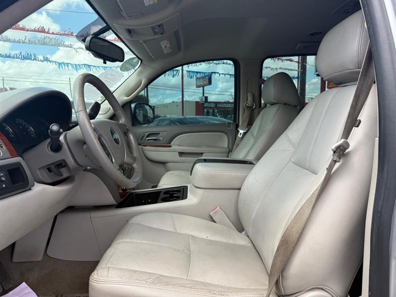 Chevrolet Suburban LT 1500 2WD 2013