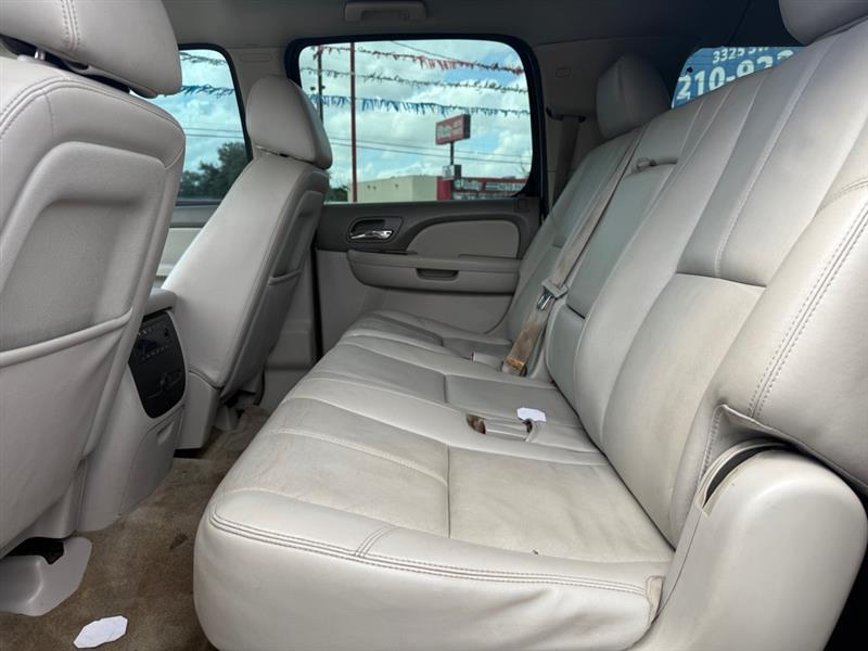 Chevrolet Suburban LT 1500 2WD 2013