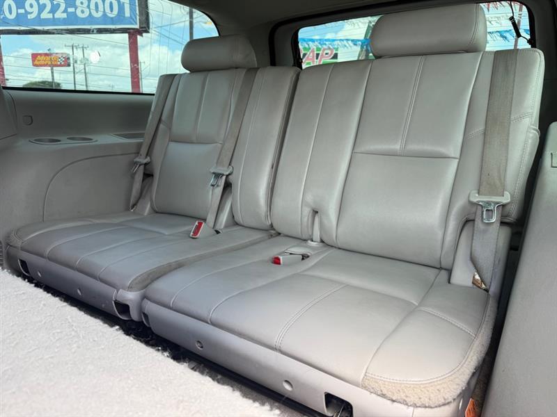 Chevrolet Suburban LT 1500 2WD 2013