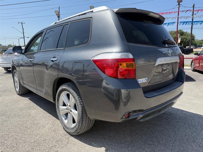Toyota Highlander Limited 2WD 2010