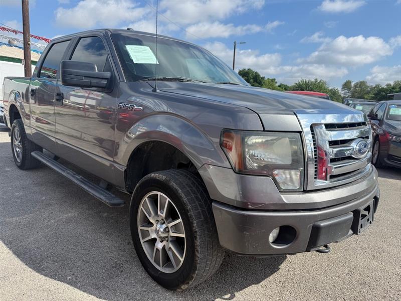 Ford F-150 XL SuperCrew 5.5-ft. Bed 4WD 2014