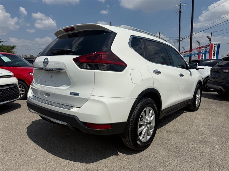 Nissan Rogue  2020