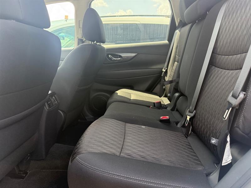 Nissan Rogue  2020