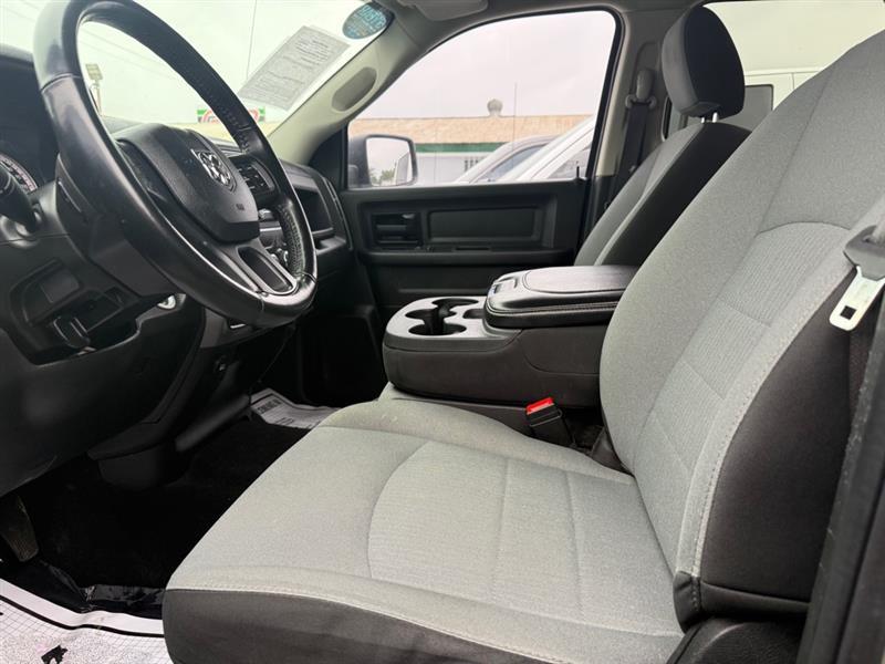 RAM 1500 Classic Tradesman Crew Cab SWB 2WD 2022