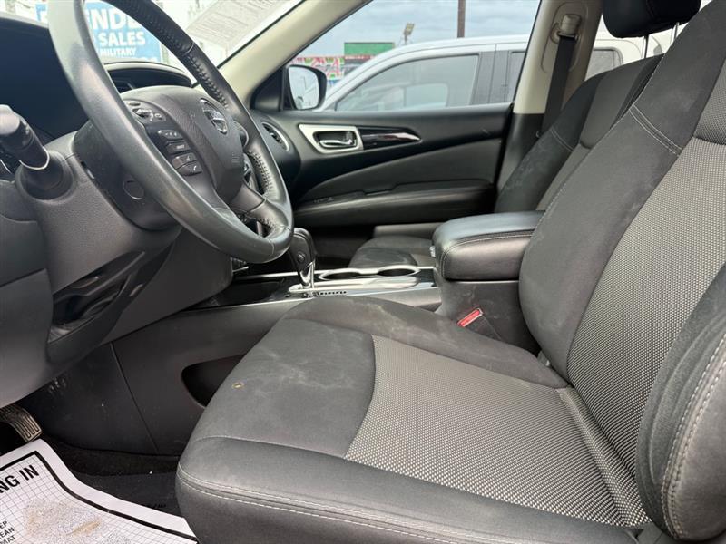 Nissan Pathfinder SV 2WD 2018