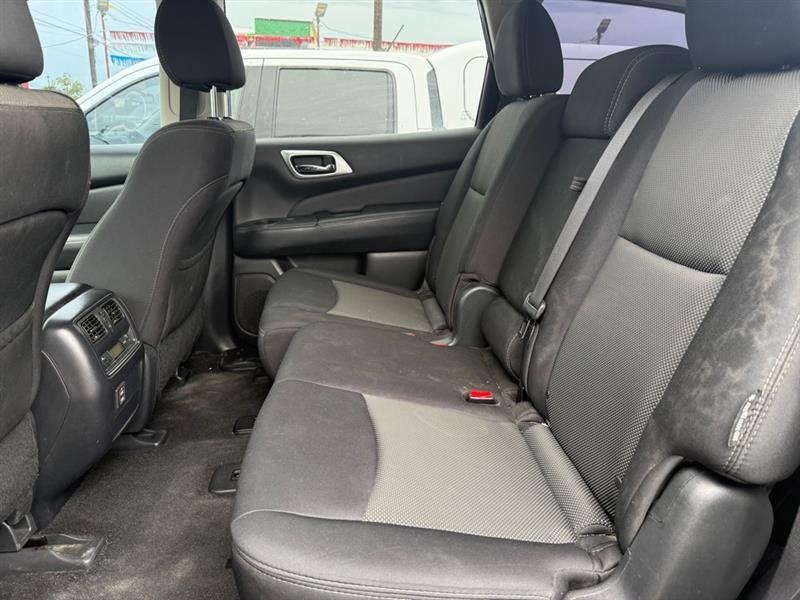 Nissan Pathfinder SV 2WD 2018