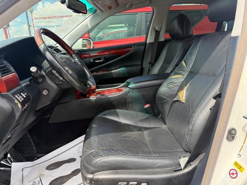 Lexus LS 460 Luxury Sedan 2010