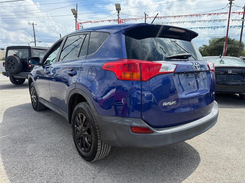 Toyota RAV4 LE FWD 2015