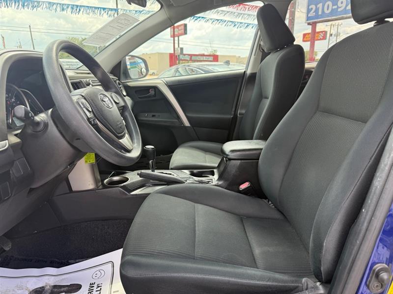 Toyota RAV4 LE FWD 2015