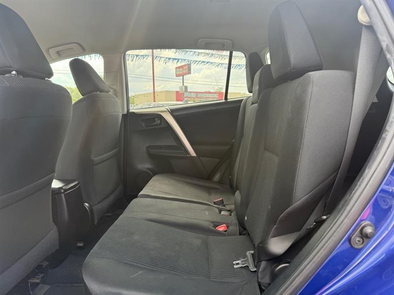 Toyota RAV4 LE FWD 2015