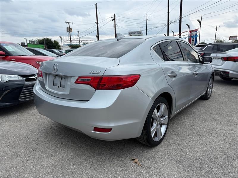 Acura ILX 5-Spd AT w/ Technology Package 2013