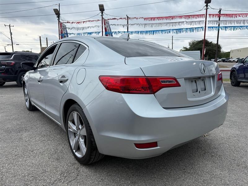 Acura ILX 5-Spd AT w/ Technology Package 2013