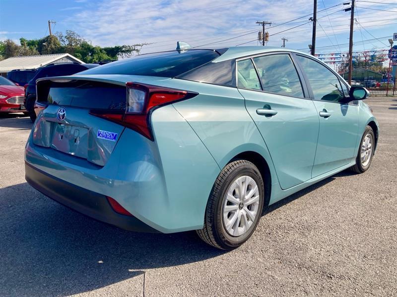 Toyota Prius LE 2022