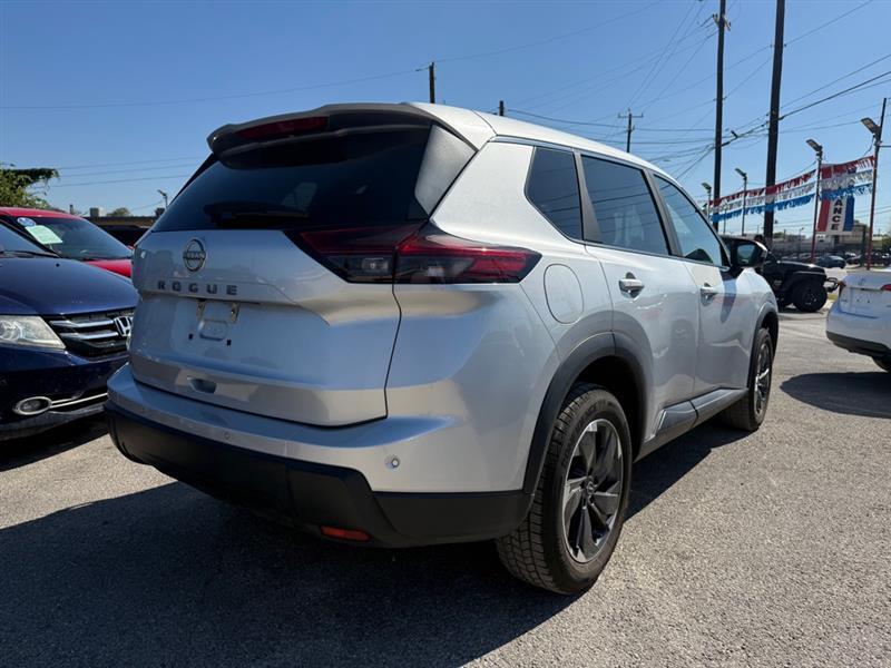 Nissan Rogue SV 2025