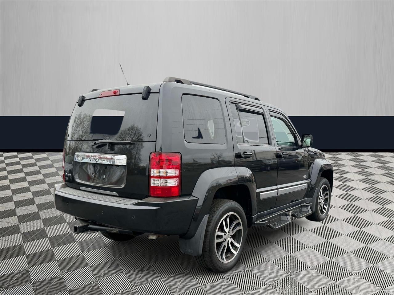 Jeep Liberty 4WD 4dr Sport Latitude 2012