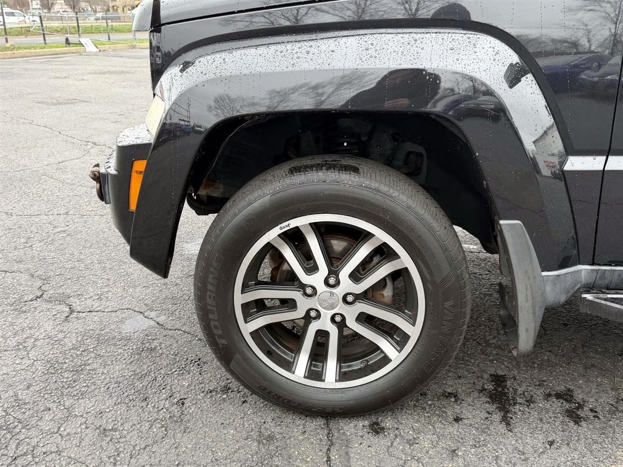 Jeep Liberty 4WD 4dr Sport Latitude 2012