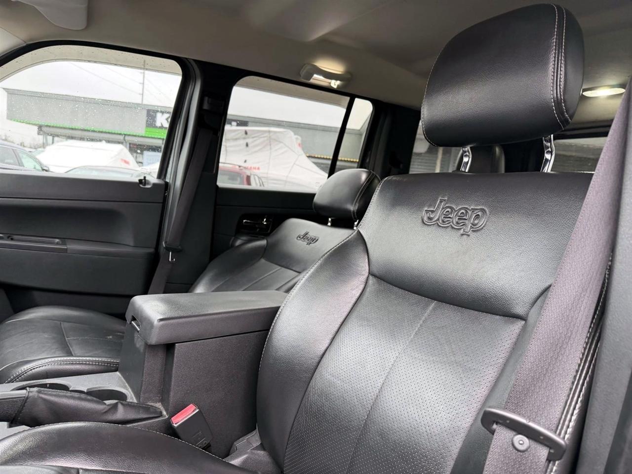 Jeep Liberty 4WD 4dr Sport Latitude 2012